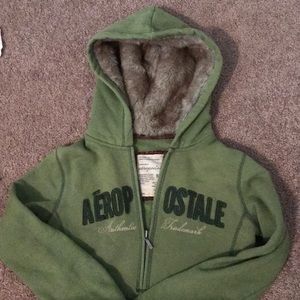 Sweatshirt with faux fur